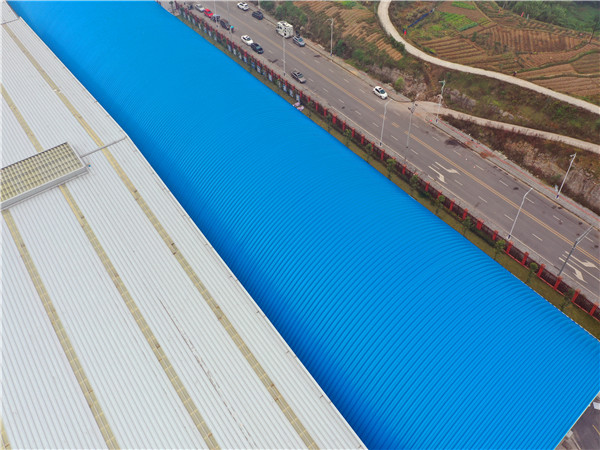 重慶某光伏公司出料車間拱形屋頂工程案例解析成品屋頂效果圖 重慶某光伏公司出料車間拱形屋頂工程案例解析成品屋頂效果圖