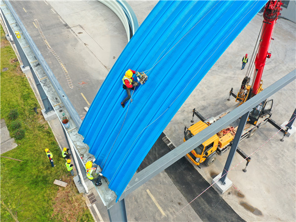 重慶某光伏公司出料車間拱形屋頂工程案例解析拱形屋頂結(jié)構(gòu)細(xì)節(jié) 重慶某光伏公司出料車間拱形屋頂工程案例解析拱形屋頂結(jié)構(gòu)細(xì)節(jié)